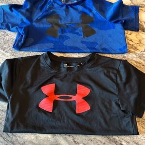 Under Armour Black and Red Short Sleeve Tees size S
